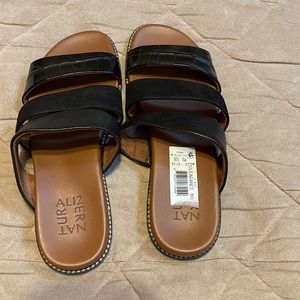 NWT Naturalizer black leather sandals